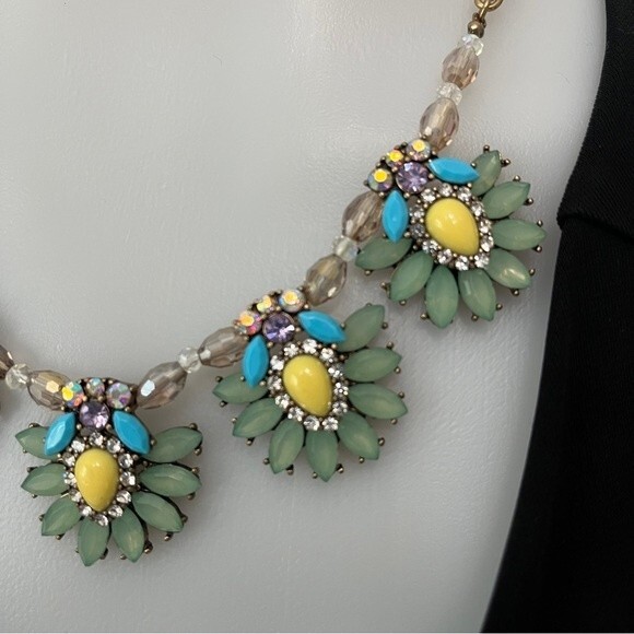 Colorful Statement Necklace - Picture 2 of 4